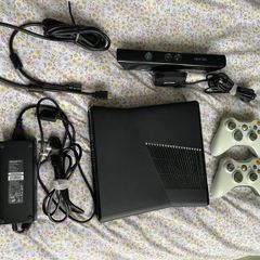 Xbox 360 Bundle with Kinect, 2 Controllers & 13 Games