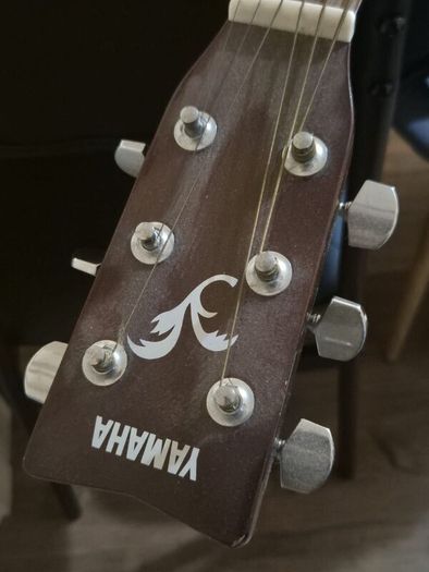 Yamaha Acoustic Guitar