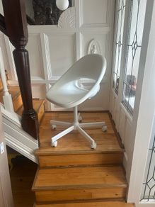 White desk chair