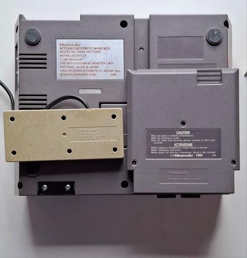 NES Console (Nintendo Entertainment System)