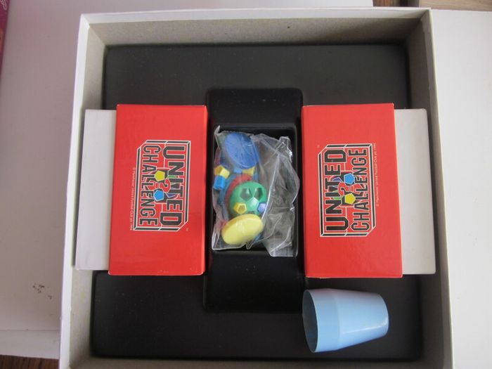 Manchester United Vintage 1994 Official Challenge Trivia Board Game