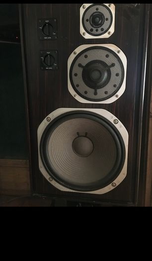 Yamaha NS 1000 speakers, includes front grill/ net and spiked stands.working perfectly, iEbony finish. Fabulous product.