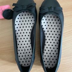 BNWT M&S leather girls school shoes 3 1/2