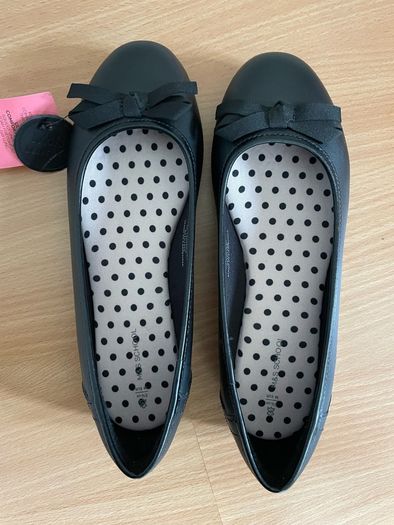 BNWT M&S leather girls school shoes 3 1/2