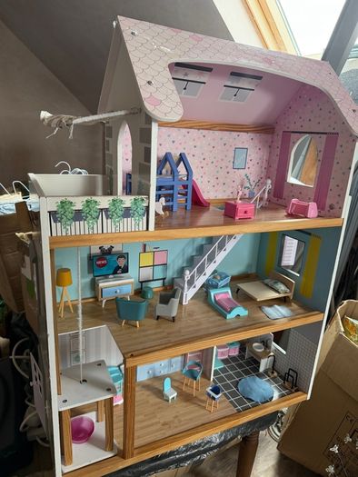 Doll house with furniture