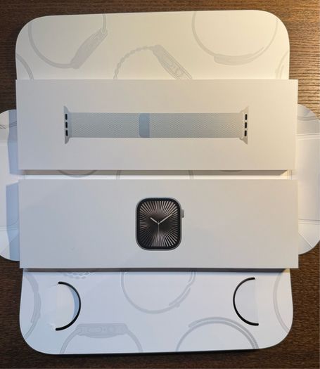 Apple Watch Series 10 42mm - Natural Titanium