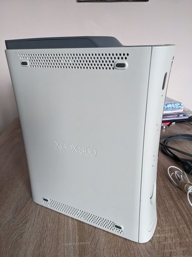 Xbox 360 console with controller