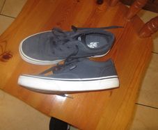 Vans navy    size 4,5