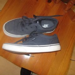 Vans navy    size 4,5