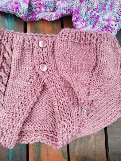 5 x Handknit cardigans and hats
