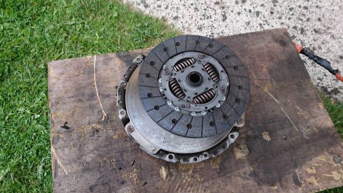 Audi power steering pump. Intercooler Flayweel clutch kit 2.0tdi oil pump injectors gps suspension parts steering rack s-line 6 speed