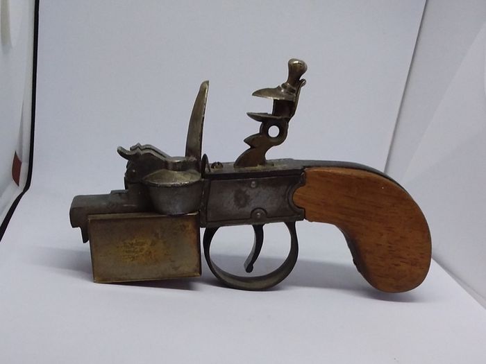 Dunhill Tinder Pistol Flintlock Vintage Desktop/Table Top Lighter