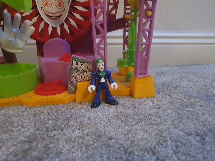 Imaginext joker fun house
