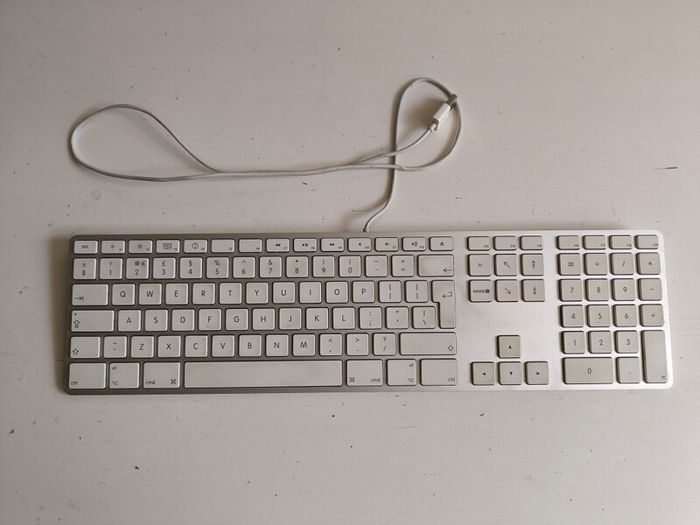 Apple Wired Keyboard