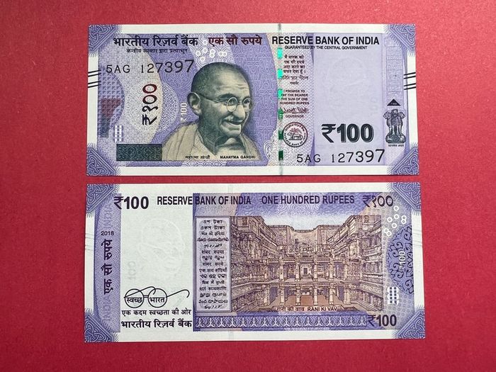 India. 100 Rupees   2018  ( Uncirculated )