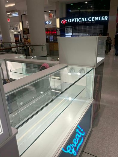 White retail Kiosk