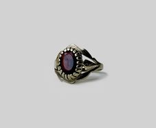 Vintage 9ct Gold Red Garnet Ring