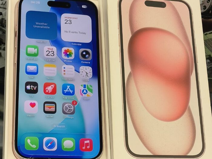 Apple iPhone 15 128GB Unlocked Pink with Box (LCD Has a Small Crack) , Its Original Battery Health: 86%