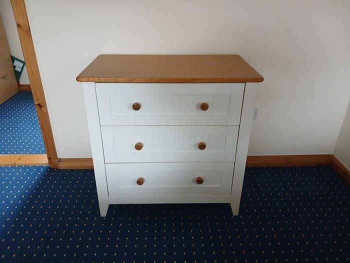 Chest of drawers with solid oak top