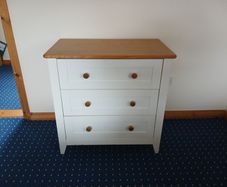 Chest of drawers with solid oak top