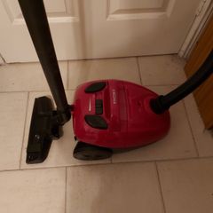 SONA Vacuum Cleaner, great suction and in excellent condition