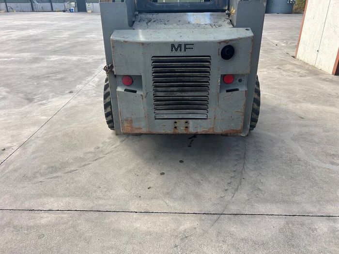 Massey 516 skid steer