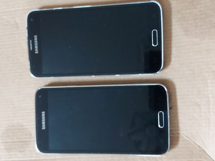 Samsung Galaxy S5, 16GB HDD, 4GB Ram,  3 network possibly, excellent cosmetic condition and working fine