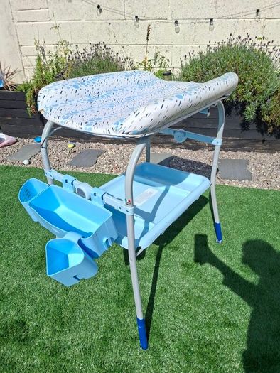chicco baby bath and changing table