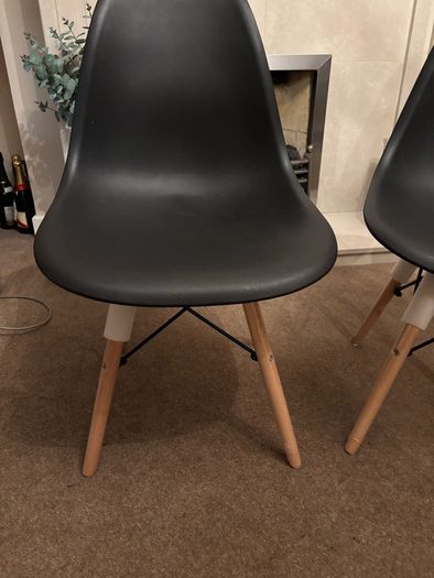 dining chairs x 4