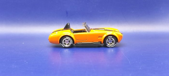Matchbox Super Chase 1967 Shelby Cobra 427 with custom wheels, mint.