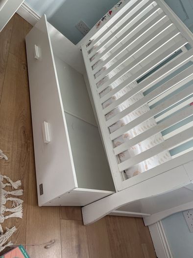 Free Cot Bed