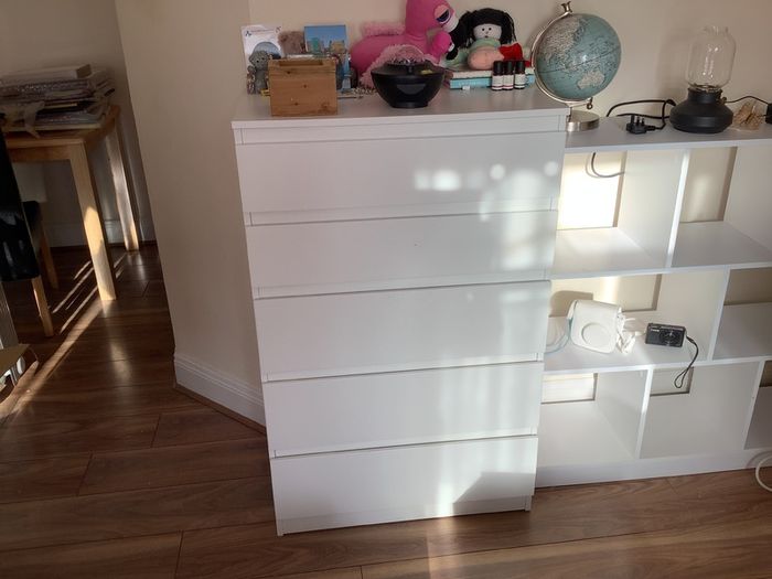 Chest of drawers