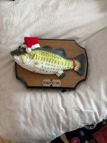 Big Mouth Billy Bass Christmas Edition Singing Fish with Santa Hat Retro Novelty