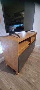 Multi function Table  excelent condition. Perfect for TV, console, speakers, decoders etc...