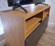 Multi function Table  excelent condition. Perfect for TV, console, speakers, decoders etc...