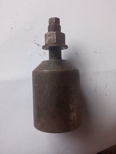 Austin 1100/1300 Radius Arm bearing puller.