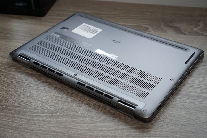 Dell Latitude 7350 2-in-1 | QHD+ 500nits | 16GB | Core Ultra 5 125U | 5G + eSIM