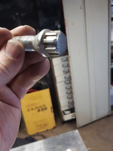 wheel locking bolts