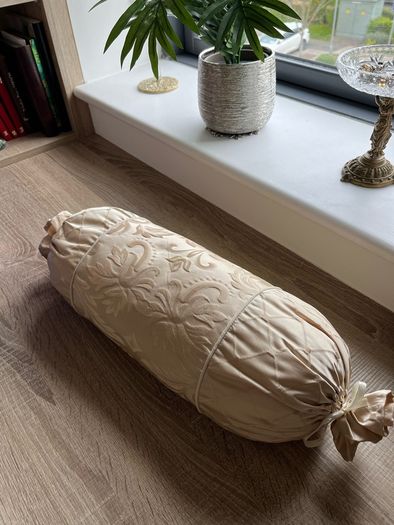 Brown Thomas Bolster