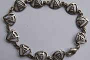 Vintage 925 Sterling Silver AA Link bracelet with Triangular Design