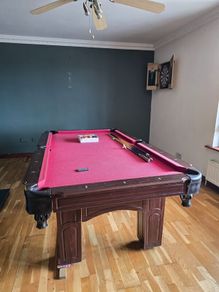 Pool table