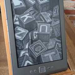 Holiday Ready with 1000 books! - Amazon Kindle 4th Gen (Graphite) eBook reader - Disconnect with a Fully loaded Kindle!!! #2205