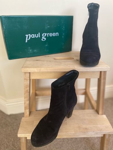 Pail Green navy suede boots
