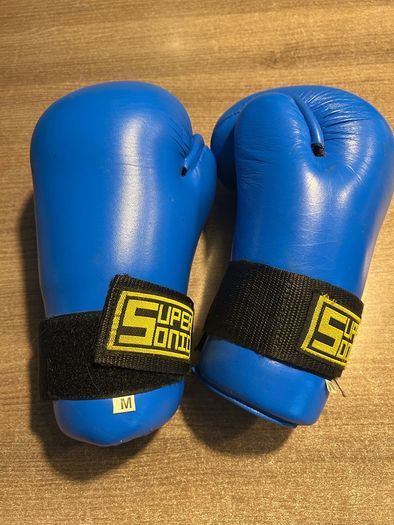 Taekwondo Protective gear - gloves, helmet and foot protectors
