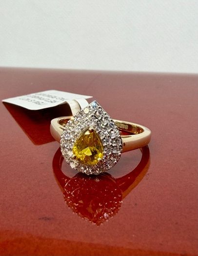 Gold Luxuriant 9K Yellow Gold AAA Loop Clean Chantaburi Yellow Sapphire & Lab Grown Diamond