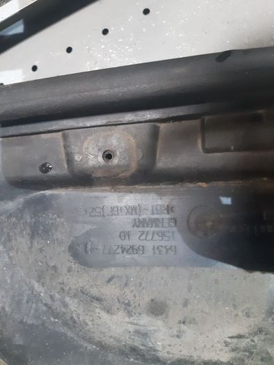 Bmw 3 Series E90 E91 E92 E93 Pollen Filter Housing Cover  Wiper Scuttle 6924277
