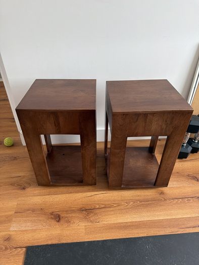Pack of 2 square bedside tables