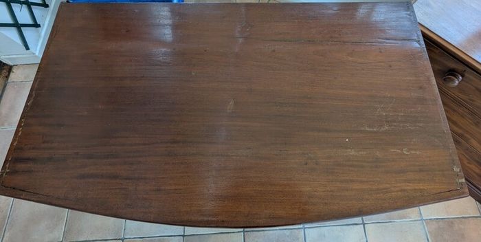 Bow fronted chest of drawers