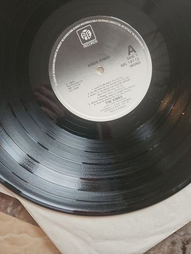 The Kinks LP - Kinda Kinks
