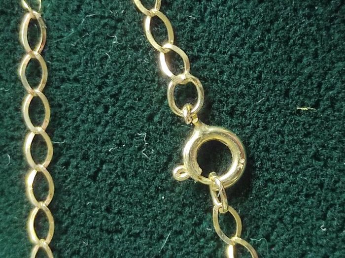 9ct gold Kinneys necklace